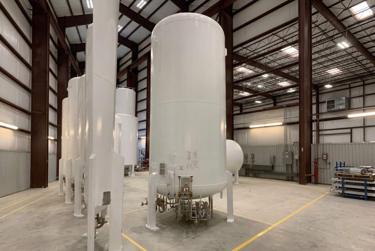Used3000-GallonVerticalBulkCryogenicTan